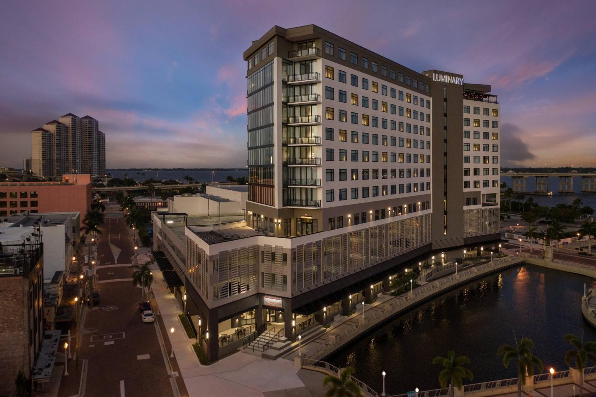 Luminary Hotel & Co., Autograph Collection Fort Myers Exterior photo