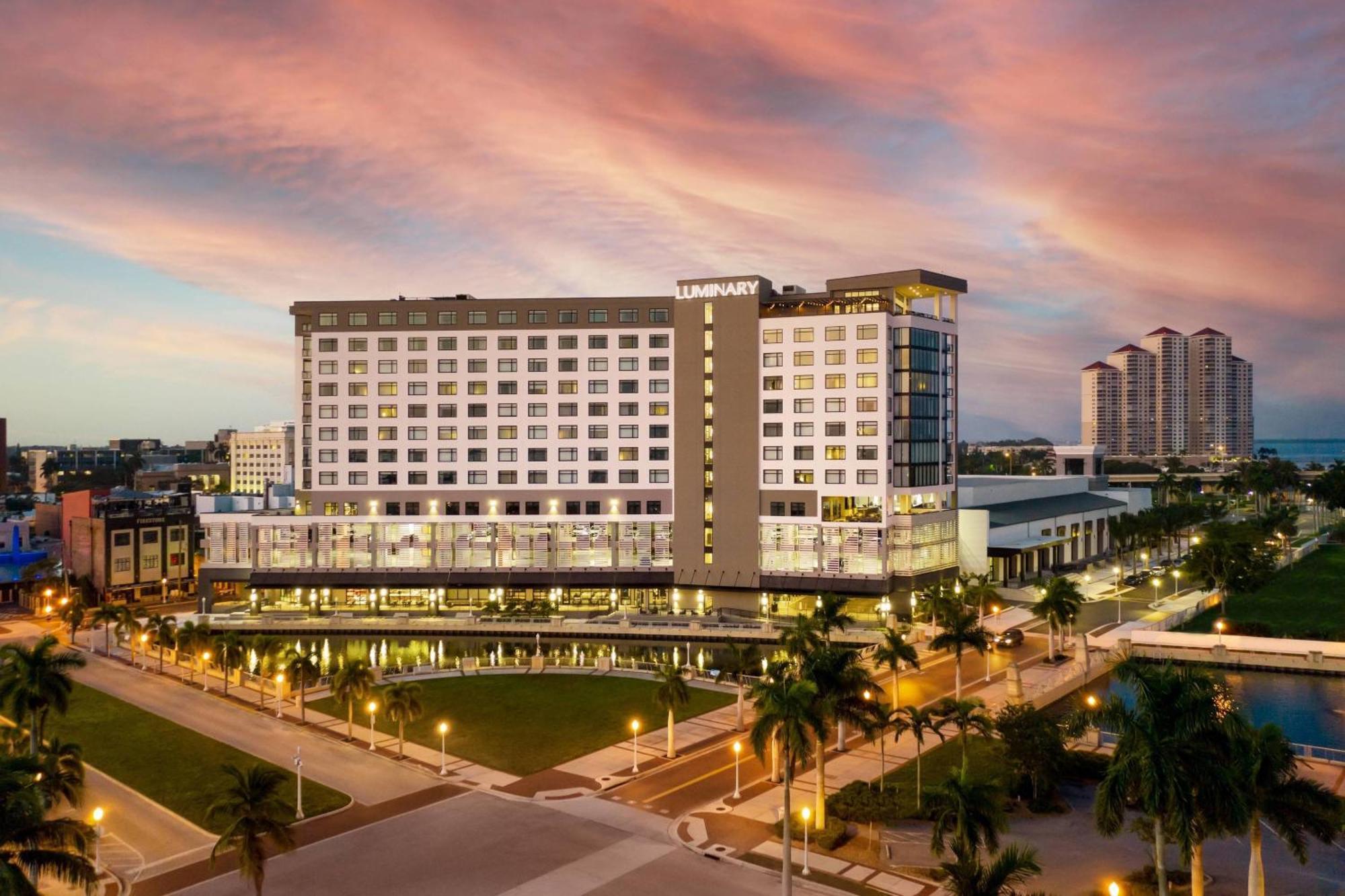 Luminary Hotel & Co., Autograph Collection Fort Myers Exterior photo